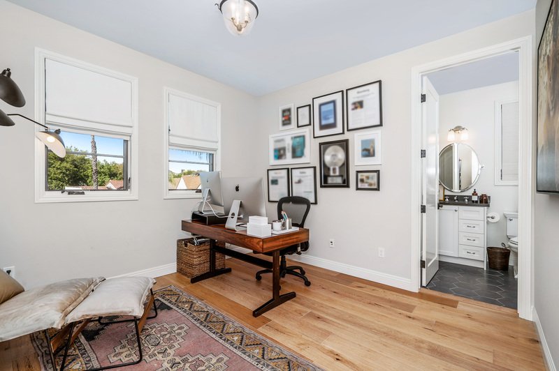 Estudio y oficina de casa de dos niveles en Puebla