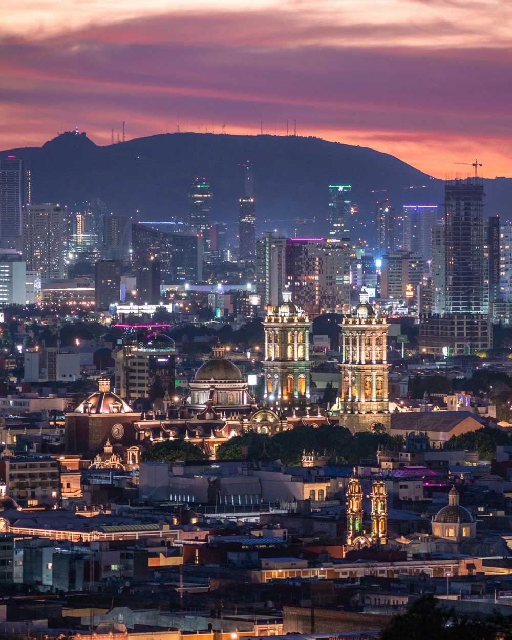 foto de puebla al atardecer durante el otoño